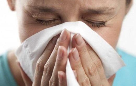 چگونه تشخیص دهیم مبتلا به آنفولانزا هستیم با سرما خوردگی؟